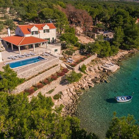 Luxury Villa Kate - In Lucice Bay With Turquoise Sea, Amazing Seaviews, And Heated Pool 밀나 외부 사진