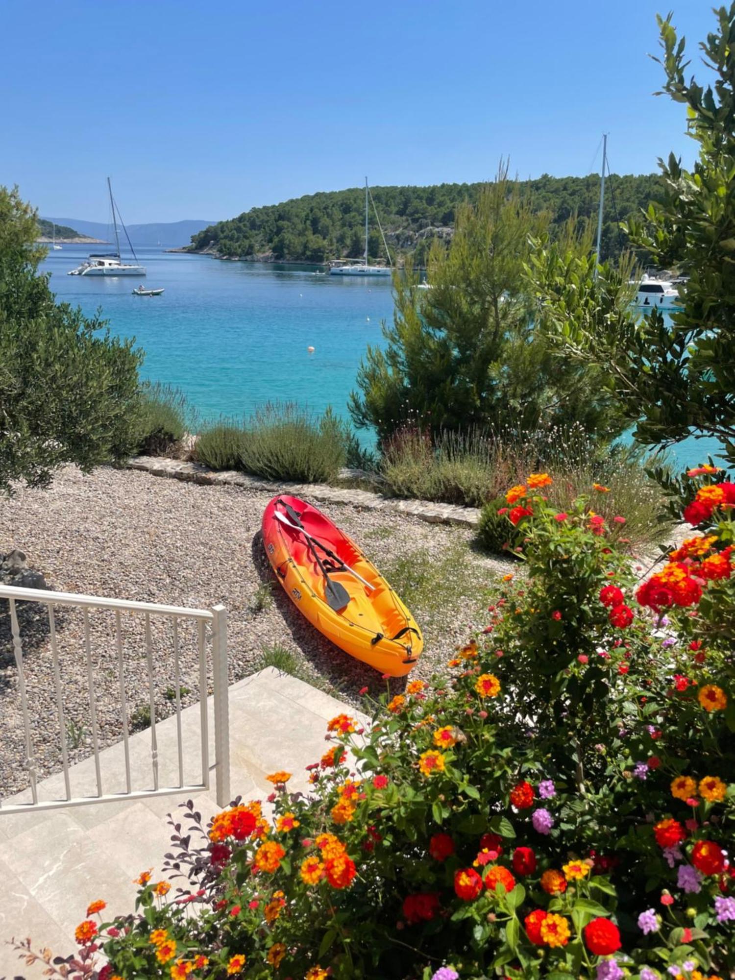 Luxury Villa Kate - In Lucice Bay With Turquoise Sea, Amazing Seaviews, And Heated Pool 밀나 외부 사진