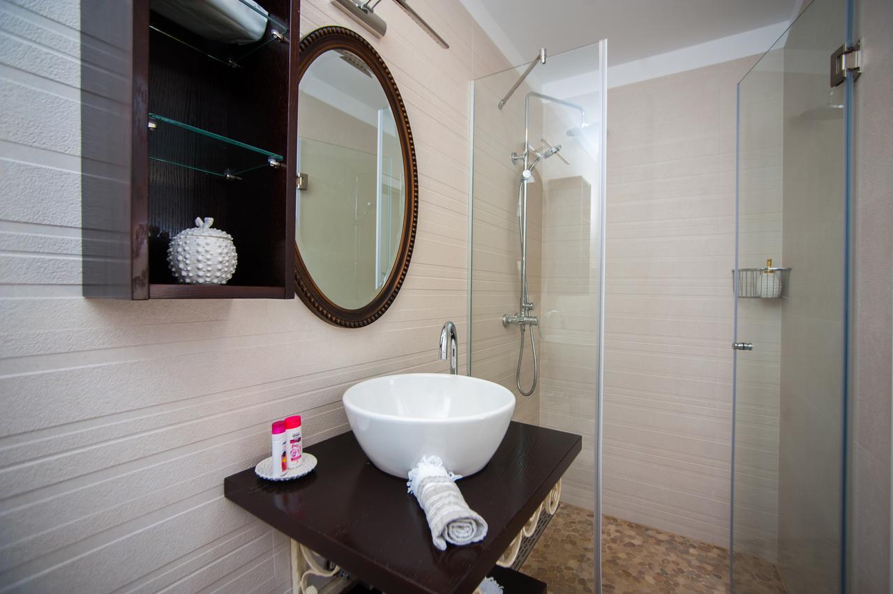Luxury Villa Kate - In Lucice Bay With Turquoise Sea, Amazing Seaviews, And Heated Pool 밀나 외부 사진