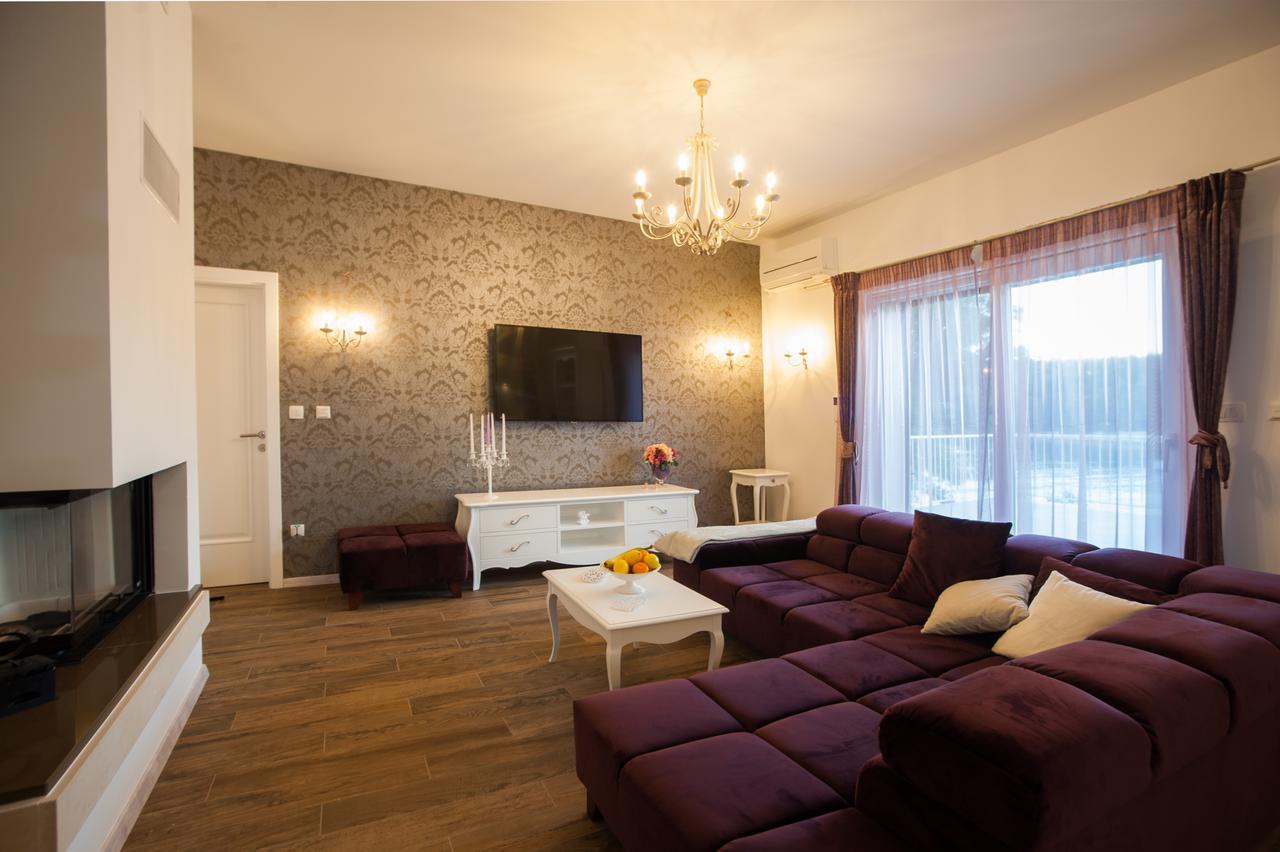 Luxury Villa Kate - In Lucice Bay With Turquoise Sea, Amazing Seaviews, And Heated Pool 밀나 외부 사진