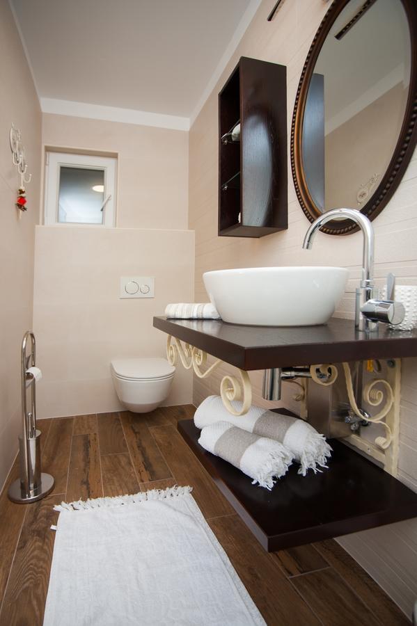 Luxury Villa Kate - In Lucice Bay With Turquoise Sea, Amazing Seaviews, And Heated Pool 밀나 외부 사진