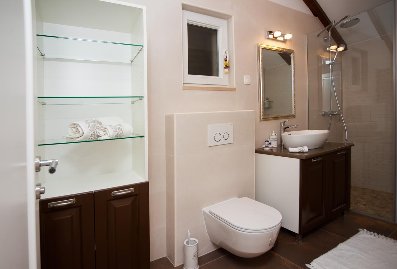 Luxury Villa Kate - In Lucice Bay With Turquoise Sea, Amazing Seaviews, And Heated Pool 밀나 외부 사진
