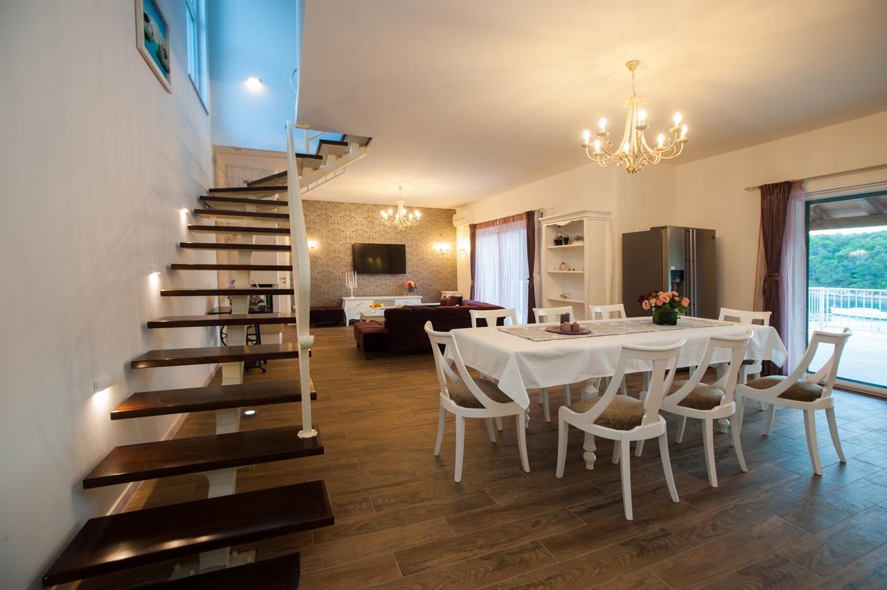 Luxury Villa Kate - In Lucice Bay With Turquoise Sea, Amazing Seaviews, And Heated Pool 밀나 외부 사진